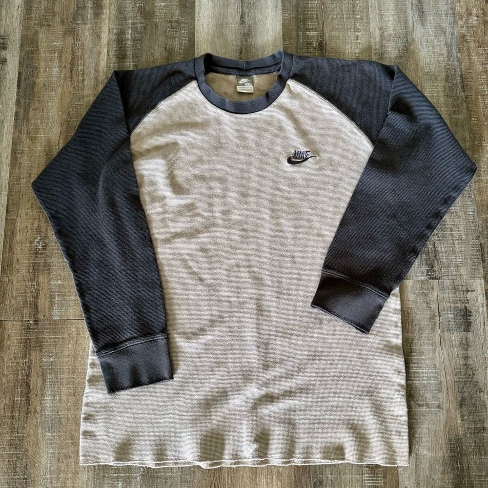 Nike Men's Gray Raglan Shirt